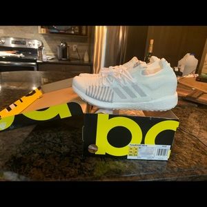 New in box Adidas pulse boost HD